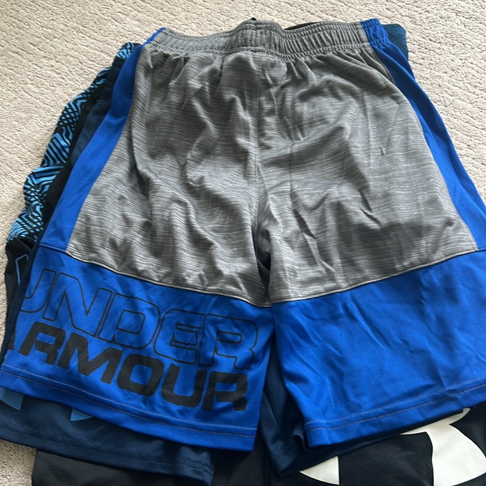 Under Armour 6piece Bundle - Picture 4 of 7